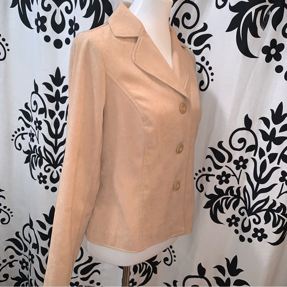 Requirements Size Small Women's Tan Faux Suede (ultra suede) Unlined Blazer - Picture 3 of 7